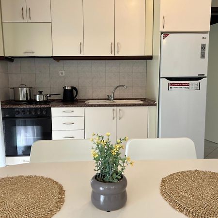Peraía Parma'S Pool Apartment מראה חיצוני תמונה