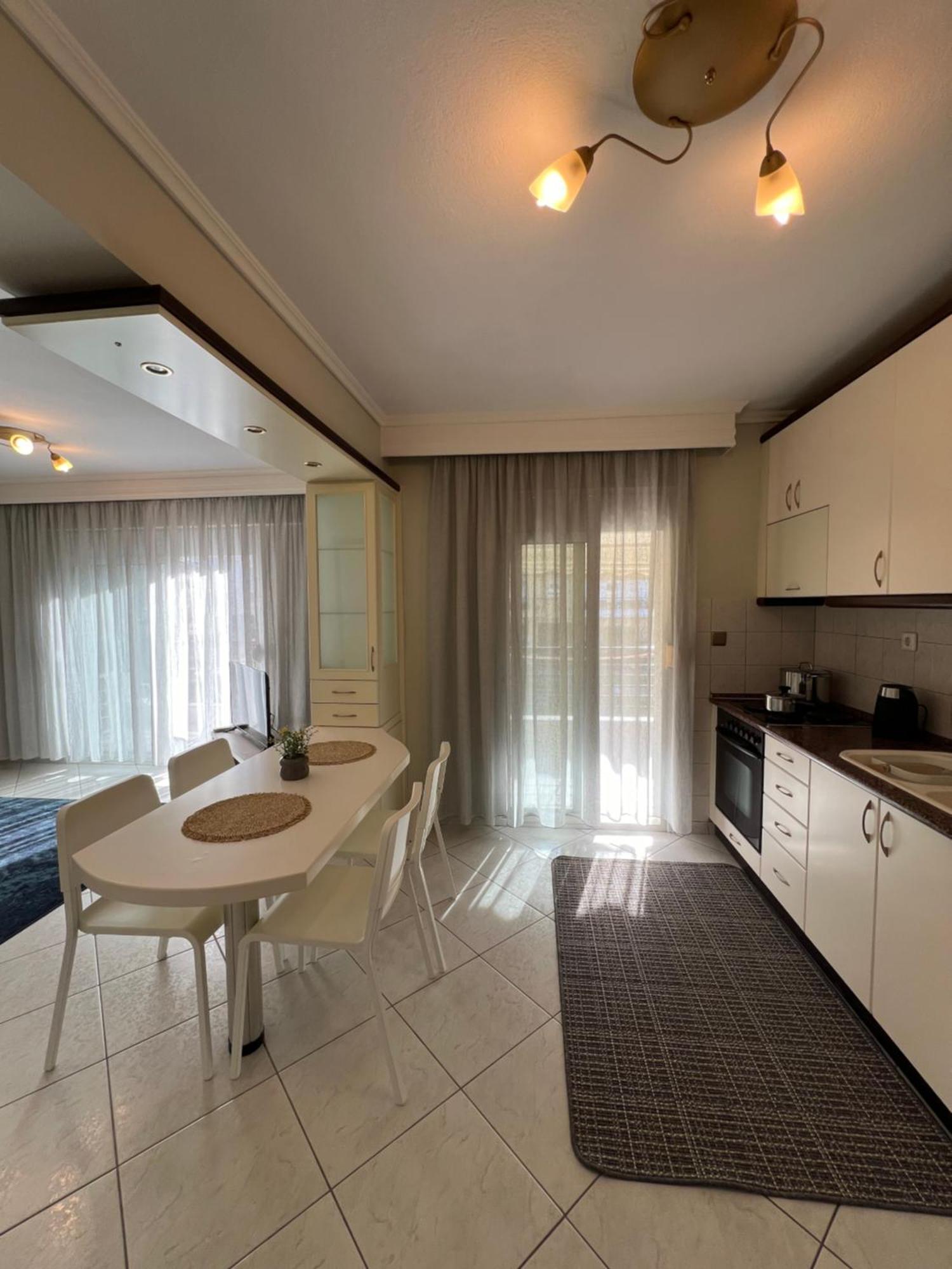 Peraía Parma'S Pool Apartment מראה חיצוני תמונה