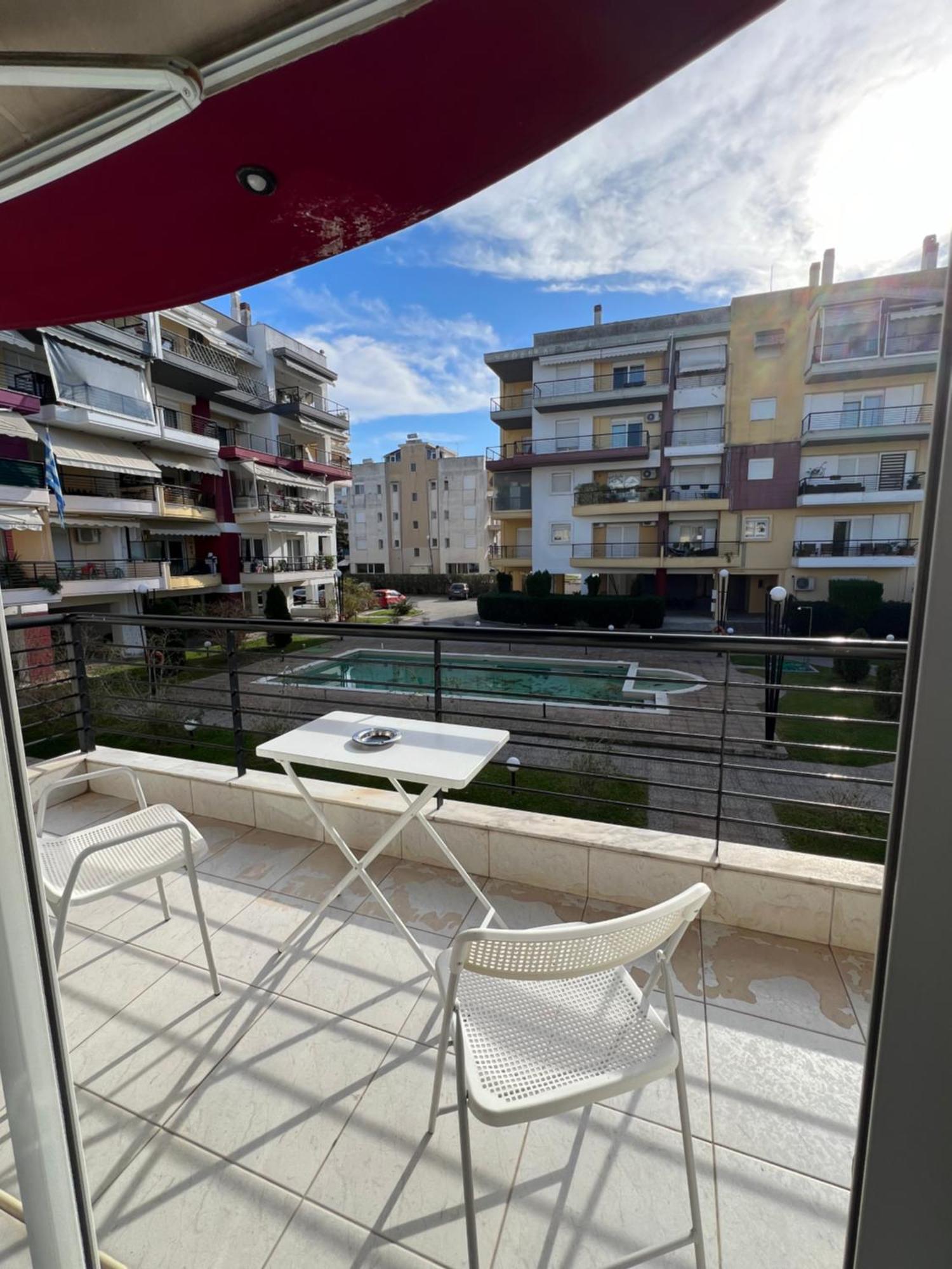 Peraía Parma'S Pool Apartment מראה חיצוני תמונה