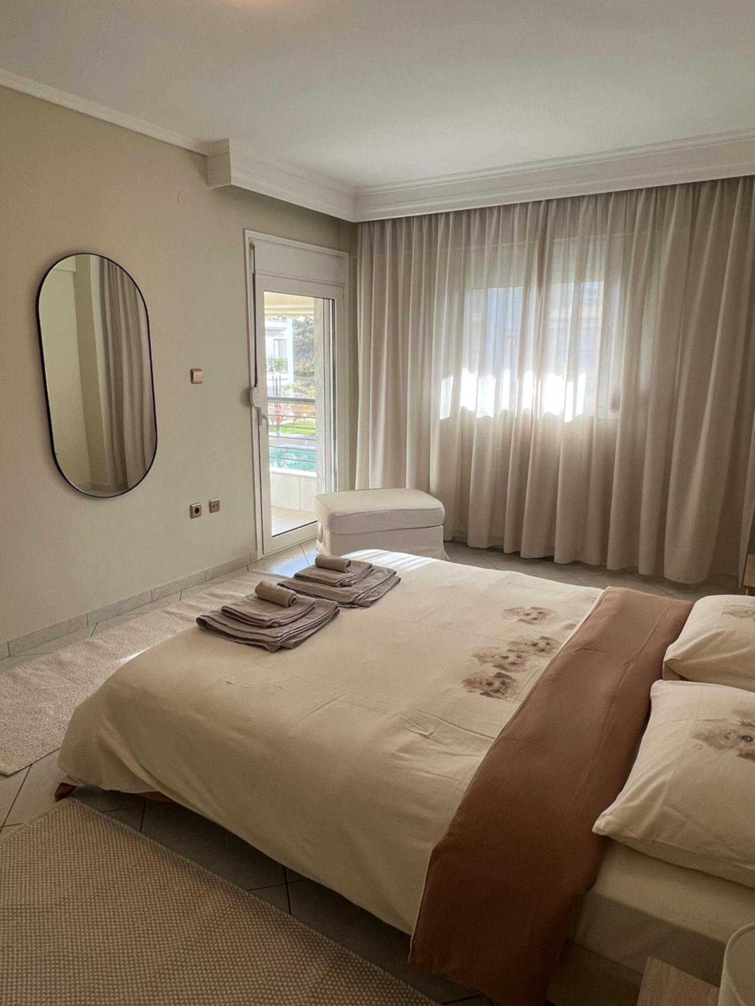Peraía Parma'S Pool Apartment מראה חיצוני תמונה
